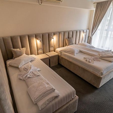 Camere De Inchiriat Elisei Timişoara Eksteriør billede