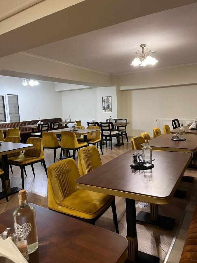 Camere De Inchiriat Elisei Timişoara Eksteriør billede